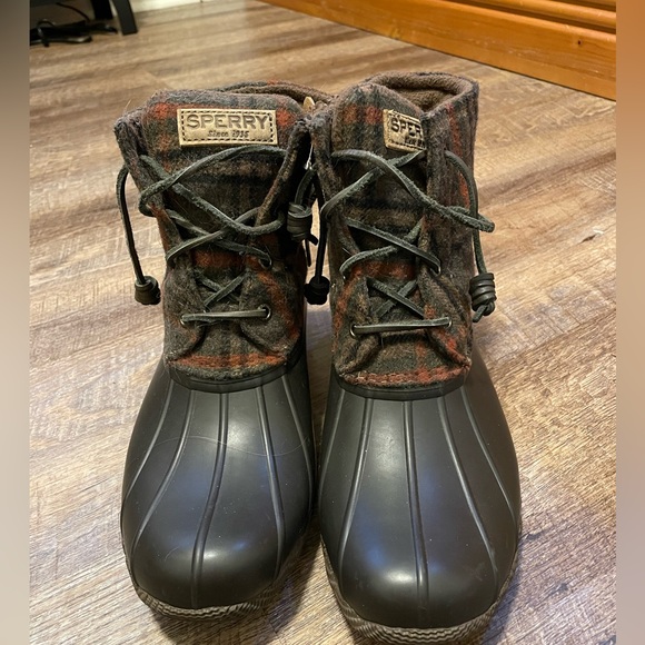 Women’s size 8.5 Sperry Boots - Picture 3 of 5